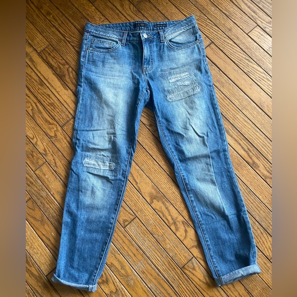 Jesica Simpson weekend relaxed denim - Picture 1 of 4